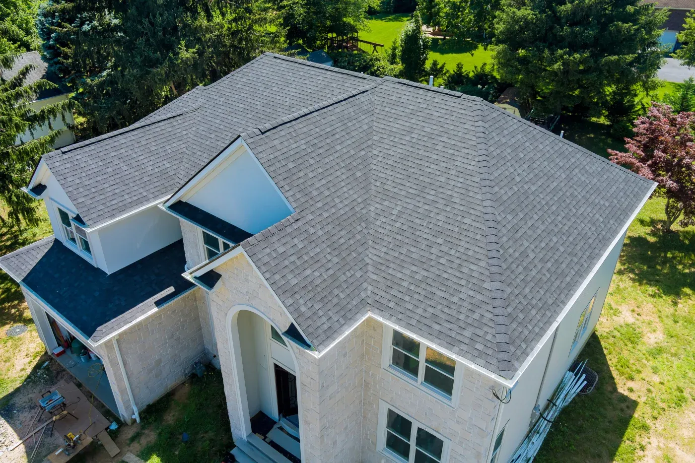 A new roof pristinely installed in Florida by a professional team